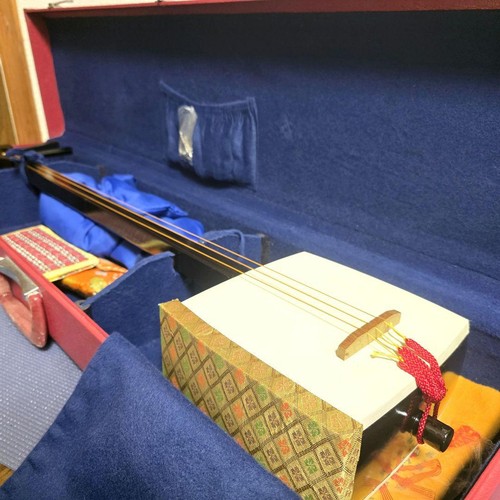 Shamisen japanese traditional - japanese,