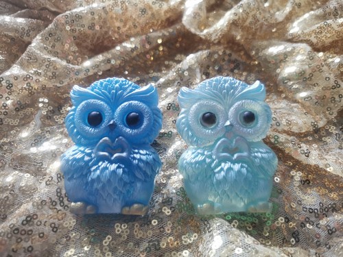 Blue owl figurine - owl, –