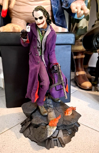 Sideshow collectibles batman - collectibles,