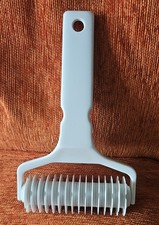 Retro Plastic Lattice Pastry