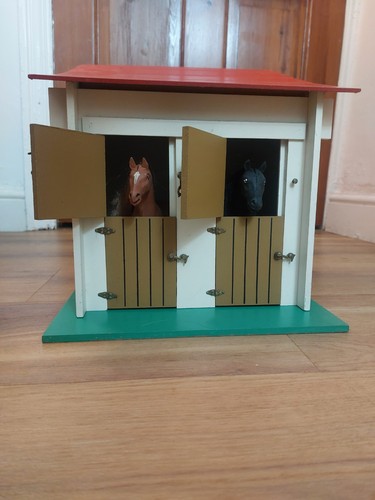 Julip model horse - horse, stables