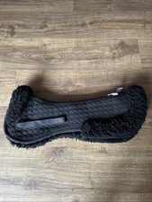 Mattes Platinum Sheepskin Half Pad With Front And Rear Trim XL Black