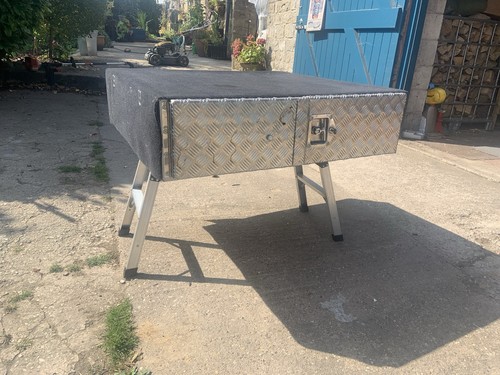 Aluminium lockable storage box - aluminium,