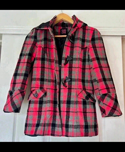 Store twenty one girls hooded - twenty,