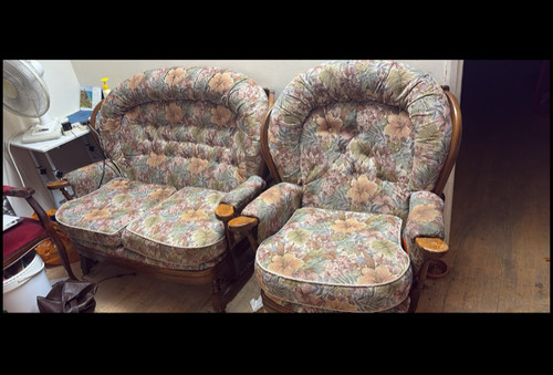 Three piece suite cottage - three,