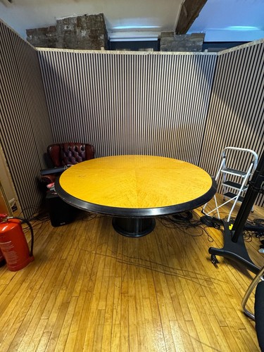 Large seater round solid - large,