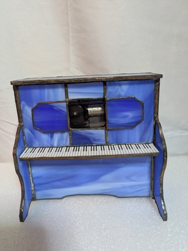 Blue and white marbled stained - white,
