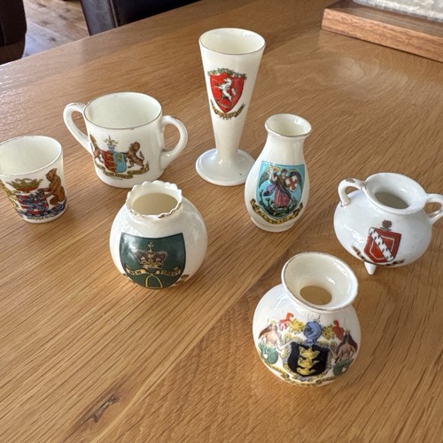 Crested china mini - crested, china.