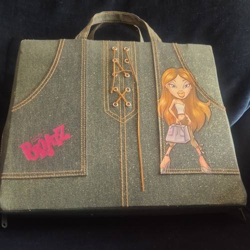 Bratz dolls lot storage - bratz,