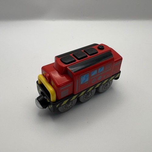 Wooden train track battery - train,