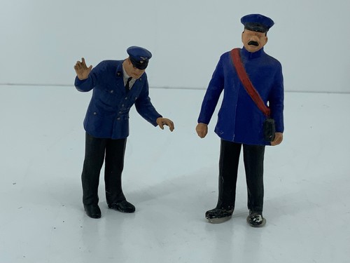 Gauge painted station - gauge,