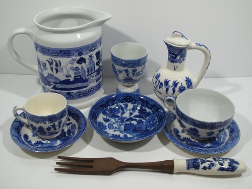 Lot vtg blue willow - of,