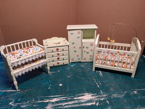 Dolls house miniature - 1/12,