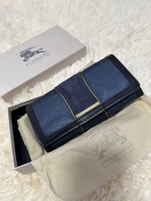 Burberry women Leather Wallet