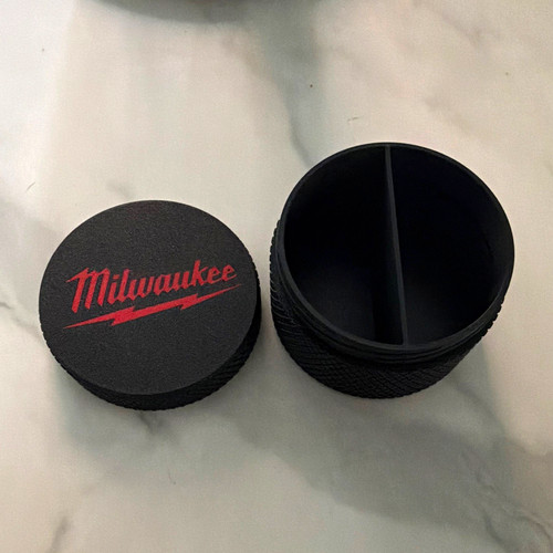 Milwaukee black red plastic - milwaukee,