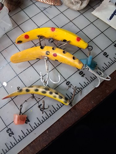 Vintage flat fish lures - vintage,