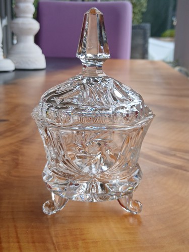 Lovely cut crystal - cut, /