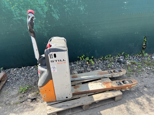 Still pedestrian pallet - , truck