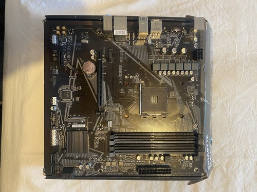 Gigabyte b550m amd - b550m-k,