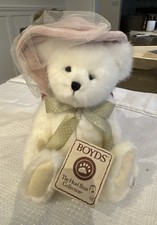 Vintage Boyds 9” White Margo