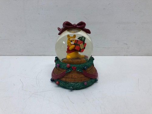 Winnie the pooh snow globe - winnie,