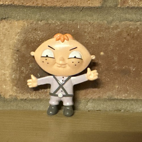 Family guy fox figures - family,