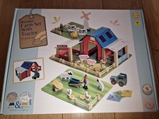 Ollie & Grace Wooden Farm Set