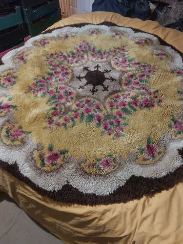 Oval vintage latchook rug - oval,