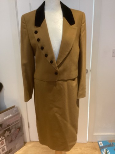 Vintage ladies brown button - , 2