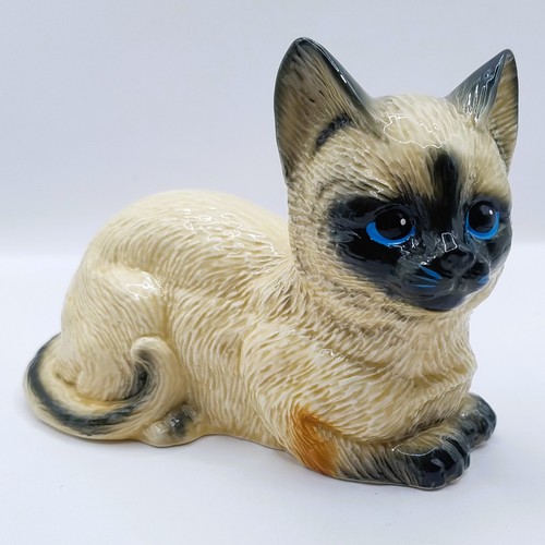 Siamese cat lying down ceramic - lying,