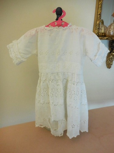 Lovely old broderie anglaise - broderie,