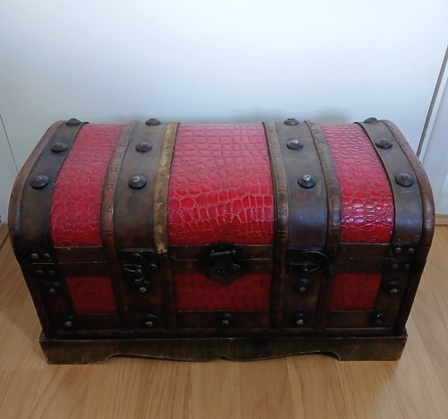 Unique vintage wooden red and - unique,