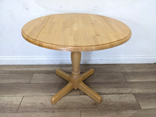 DINING TABLE Small Round Oak