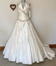 16 🔴 Ava by Hollywood