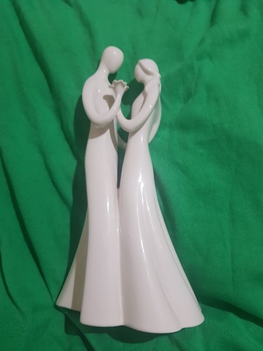 Mint cond circle love - circle,