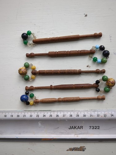 Five vintage wooden lace - five,