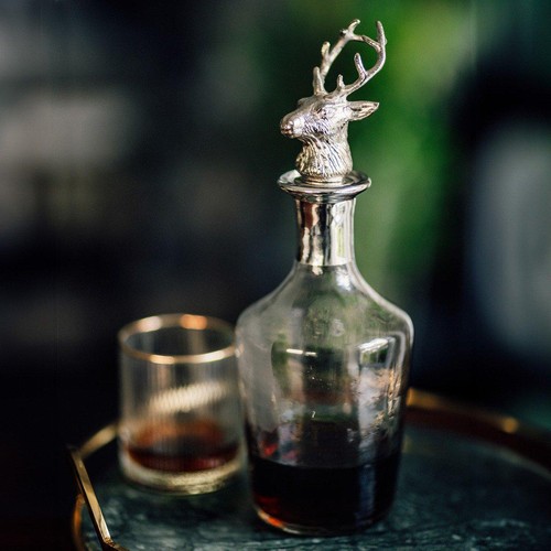 Glass bell decanter with - bell,