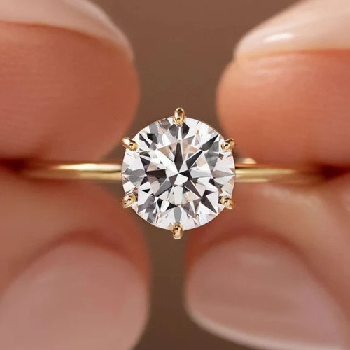 White moissanite ct - 2.60, round