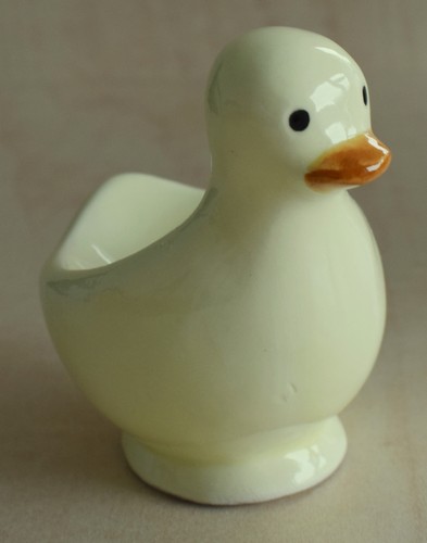 Bird egg cup - pale, yellow
