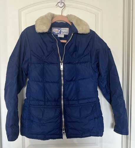 Woman 70s vintage puffer - vintage,