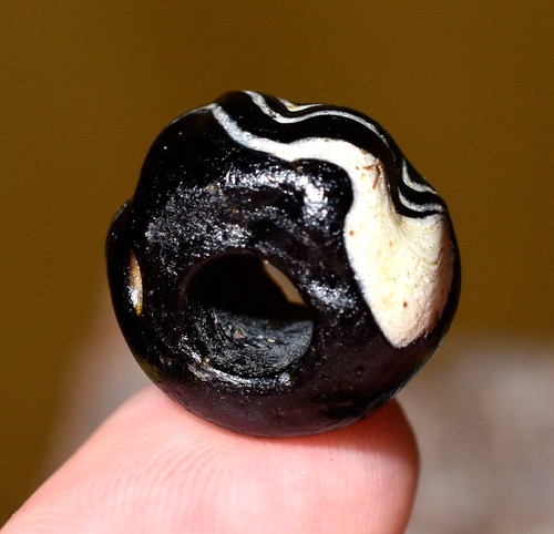 Ancient islamic black glass - black,