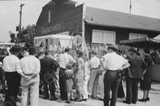 Guess Your Weight Station