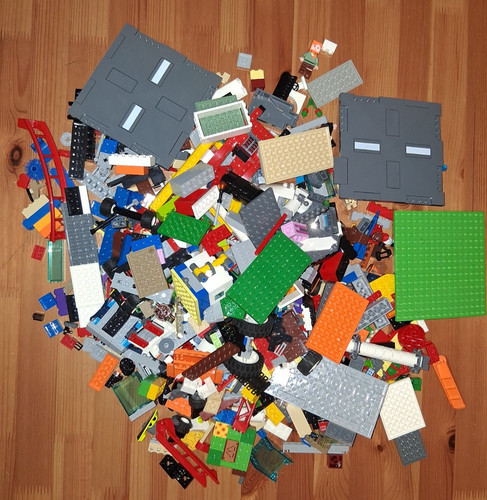 Lego 5kg job - 1.5kg, of