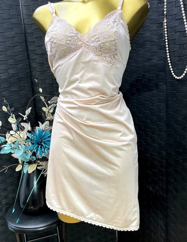 Vintage charnos beige - vintage, lace