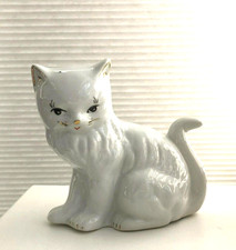 Vintage Ceramic White Sitting Cat Ornament, Collectable Persian Cat Figure 16 cm
