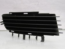 Vauxhall Opel Vectra C pre-facelift 02-05 front bumper centre lower grille 