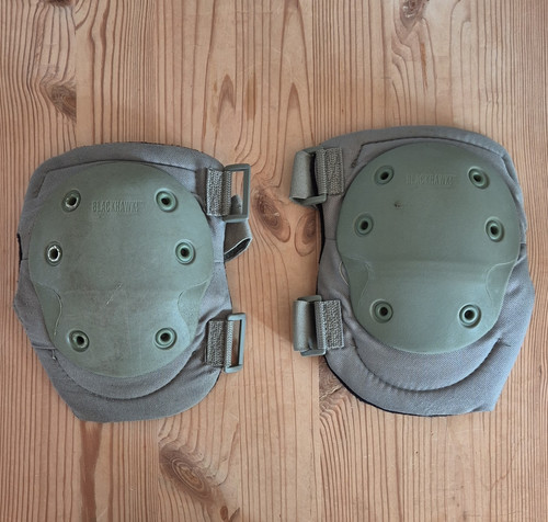 Blackhawk hard shell knee - hard,