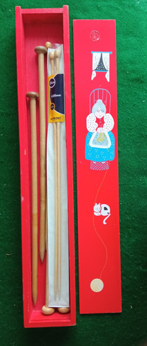Vintage wooden red sliding - red,