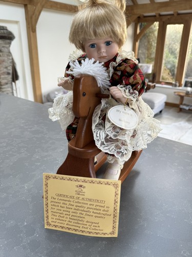 Sitting hand painted - , porcelain
