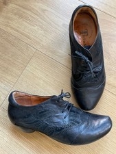 THINK BEAUTIFUL BLACK LEATHER